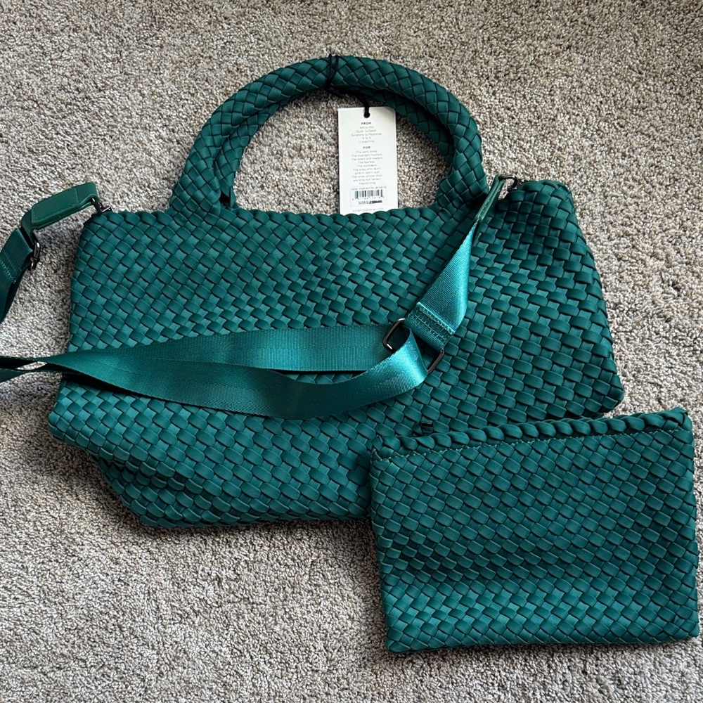 NWT Dark Green Sol and Selene Woven Sky’s the limit Medium Tote Pouch